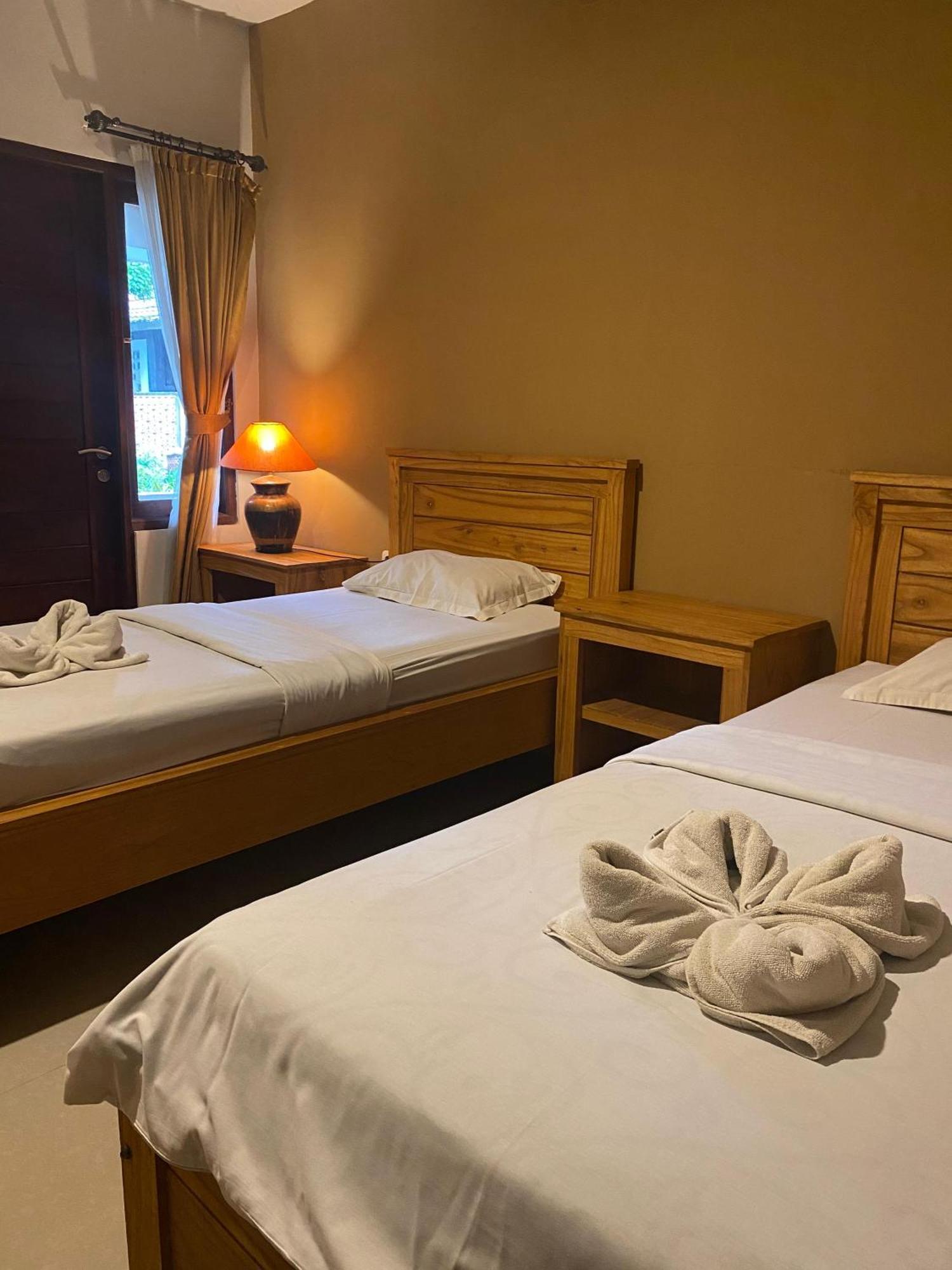 Ghamed Sari Hotel Exterior photo