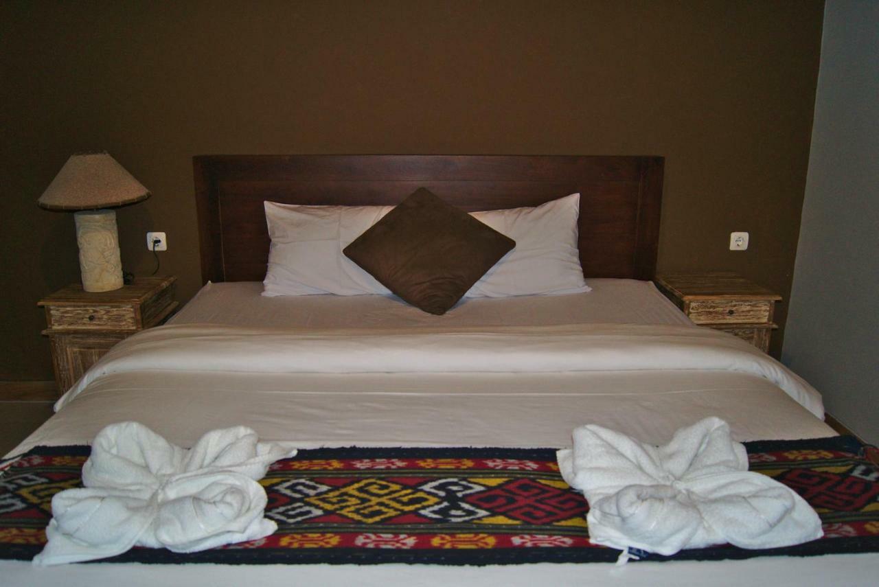 Ghamed Sari Hotel Exterior photo