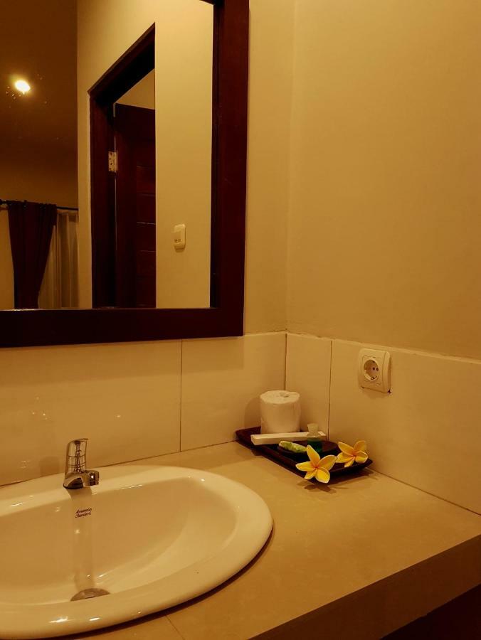 Ghamed Sari Hotel Exterior photo