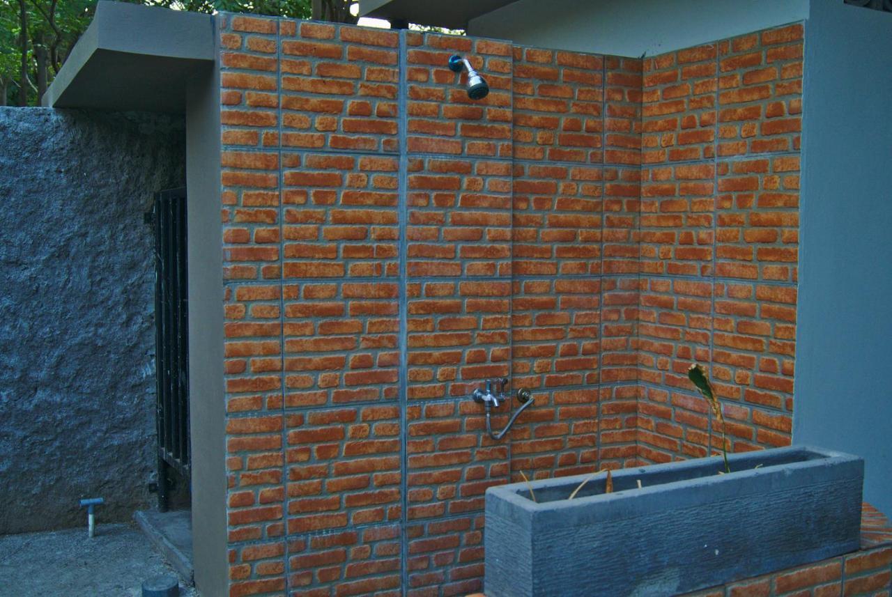 Ghamed Sari Hotel Exterior photo